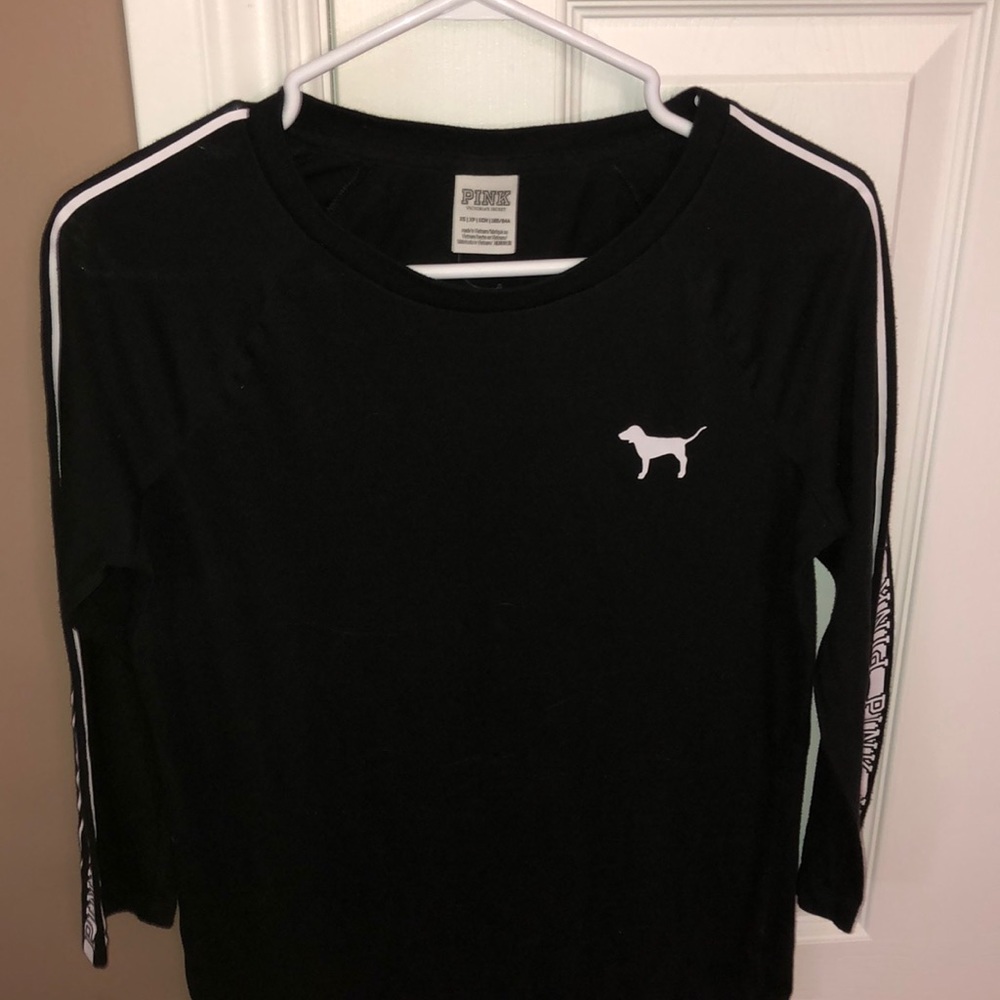 3-quarter sleeve shirt.